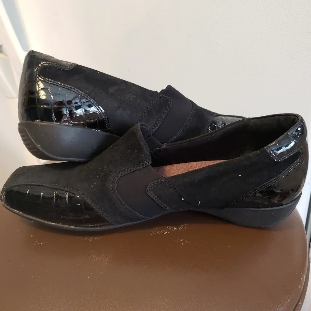 Clarks Black Faux Snakeskin Accent Suede Stretch